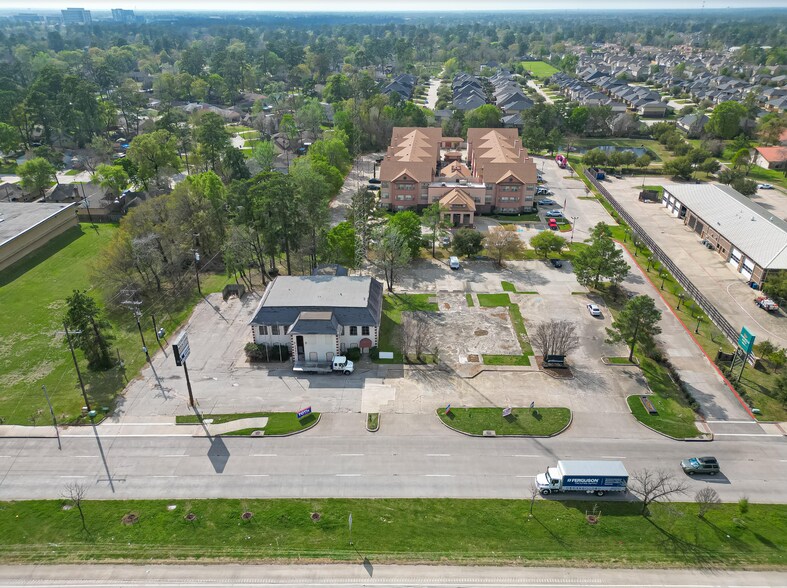 29801 - 29811 I-45, The Woodlands, TX portefeuille de 2 biens à vendre sur LoopNet.fr - Photo de l’immeuble – Image 1 sur 2