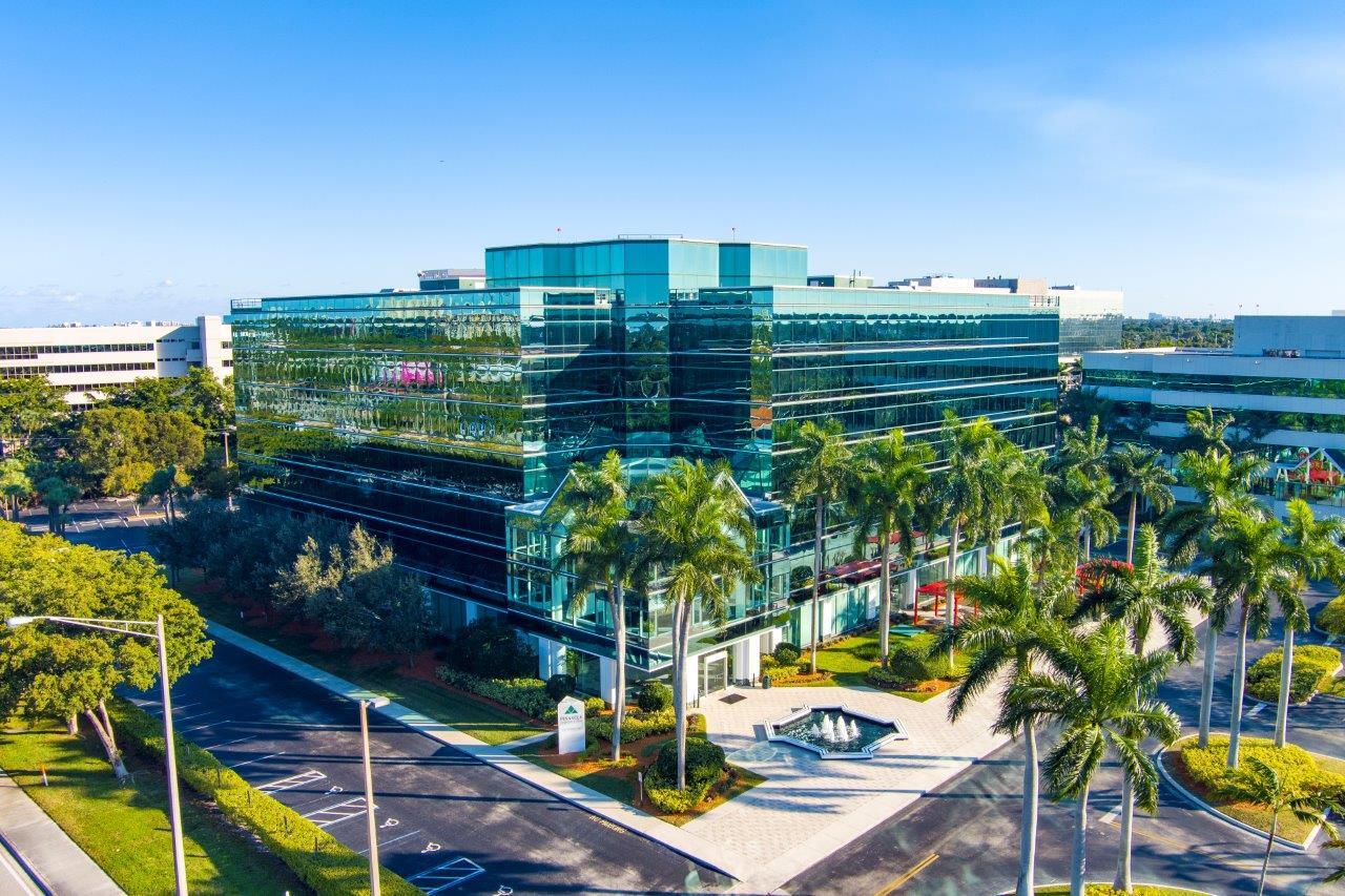 550 W Cypress Creek Rd, Fort Lauderdale, FL à louer Photo principale– Image 1 sur 11