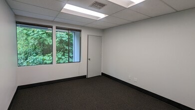 901 Rainier Ave N, Renton, WA à louer Photo intérieure– Image 2 sur 5