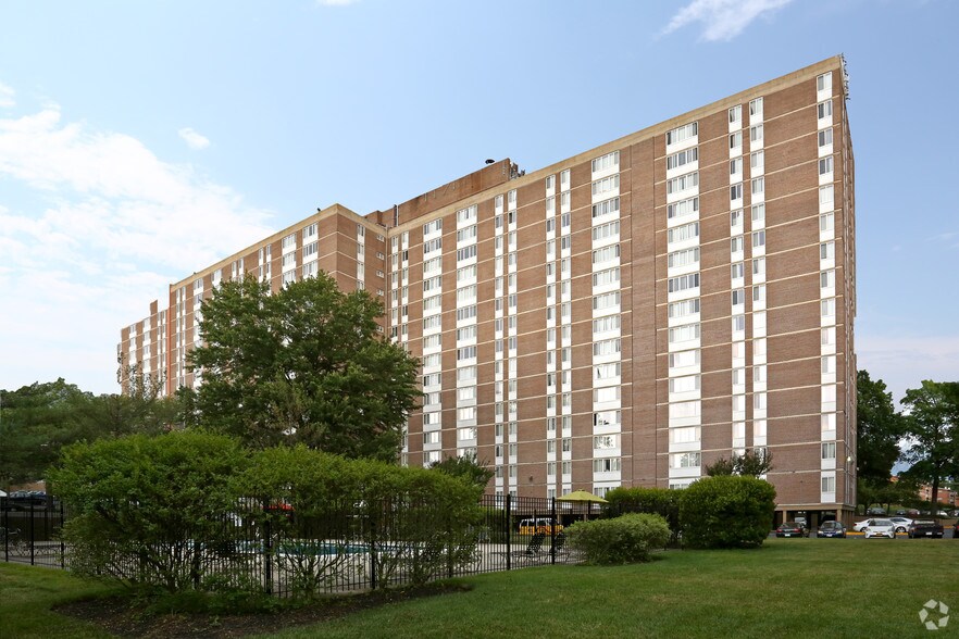 3901 Suitland Rd, Suitland, MD à vendre - Photo de l’immeuble – Image 1 sur 76