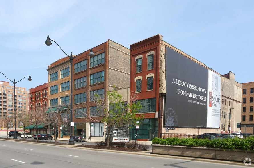 656-658 W Randolph St, Chicago, IL à louer - Photo de l’immeuble – Image 2 sur 7