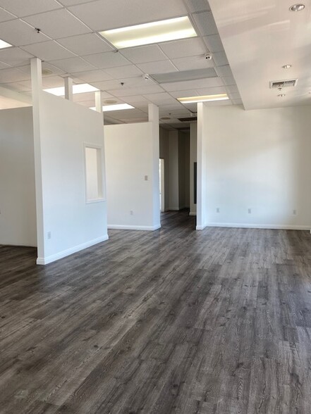 500-590 Long Beach Blvd, Long Beach, CA à louer - Photo de l’immeuble – Image 2 sur 23