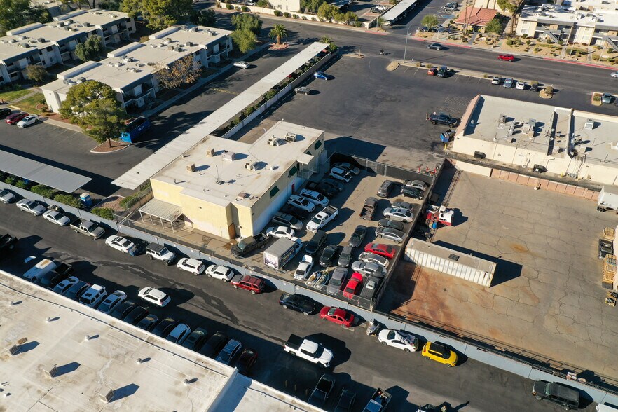 3915 W Twain Ave, Las Vegas, NV à louer - Photo de l’immeuble – Image 3 sur 6