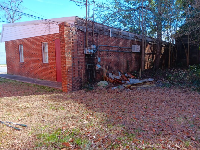 101 N Main St, Lucama, NC à vendre - Photo de l’immeuble – Image 3 sur 7
