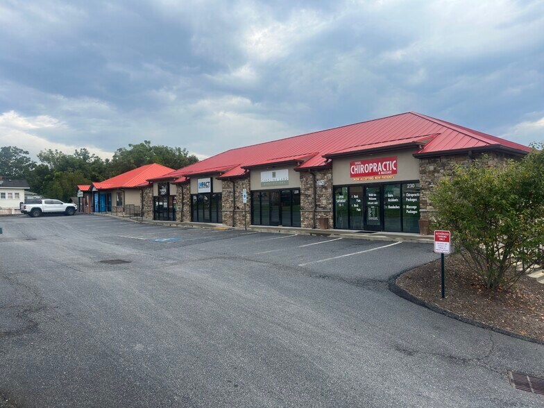 2712 Hendersonville Rd, Fletcher, NC à louer - Photo de l’immeuble – Image 2 sur 7