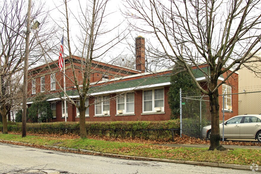 446 E 131st St, Cleveland, OH à vendre - Photo de l’immeuble – Image 2 sur 2