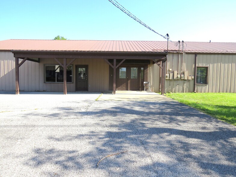 756 Lakeshore Dr, Scottsburg, IN à vendre - Photo de l’immeuble – Image 2 sur 144