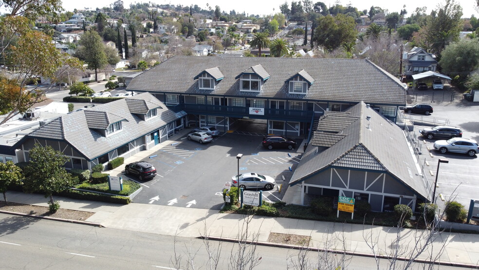 625-645 E Grand Ave, Escondido, CA à louer - Photo de l’immeuble – Image 1 sur 7