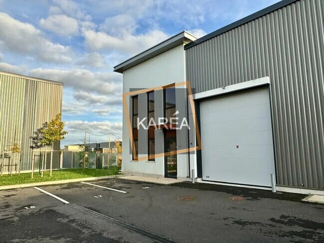 Plus de détails pour Local d'activités à louer