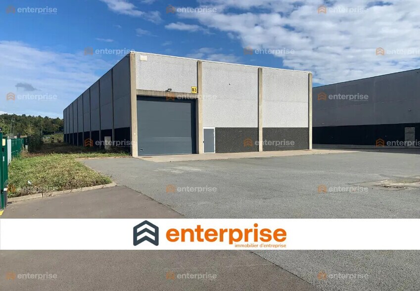 Local d'activités dans Cysoing à vendre - Photo de l’immeuble – Image 1 sur 7