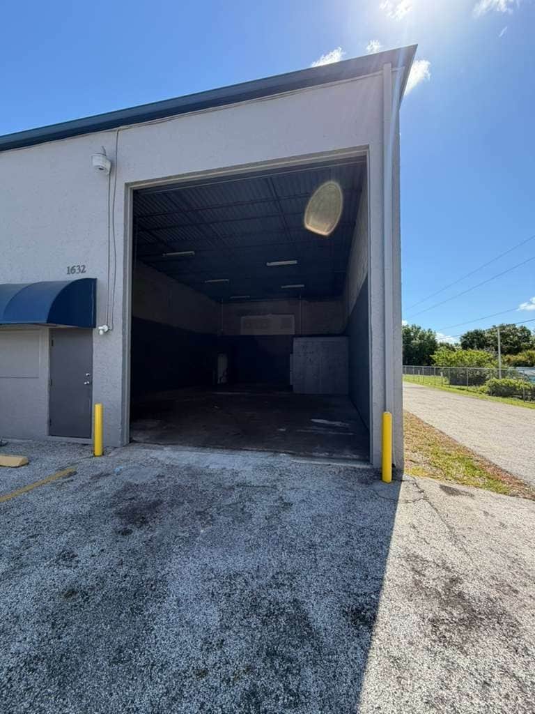 1620-1646 SE Village Green Dr, Port, Port Saint Lucie, FL à louer Photo intérieure– Image 1 sur 3