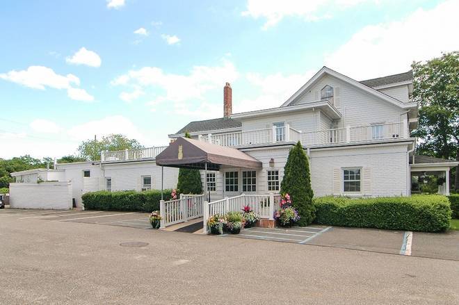 15 Prospect St, Southampton, NY à louer - Photo de l’immeuble – Image 3 sur 29