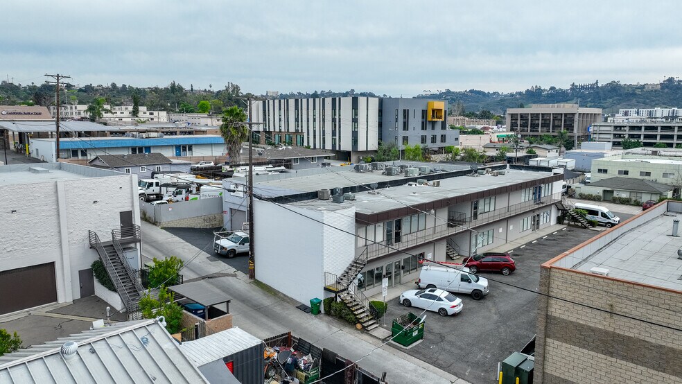 4410 Glacier Ave, San Diego, CA à louer - Photo de l’immeuble – Image 2 sur 12