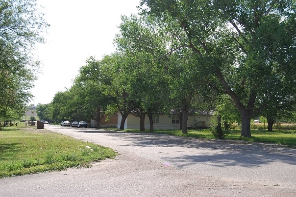 15 Regency Ct, Chadron, NE à vendre - Photo principale – Image 1 sur 13