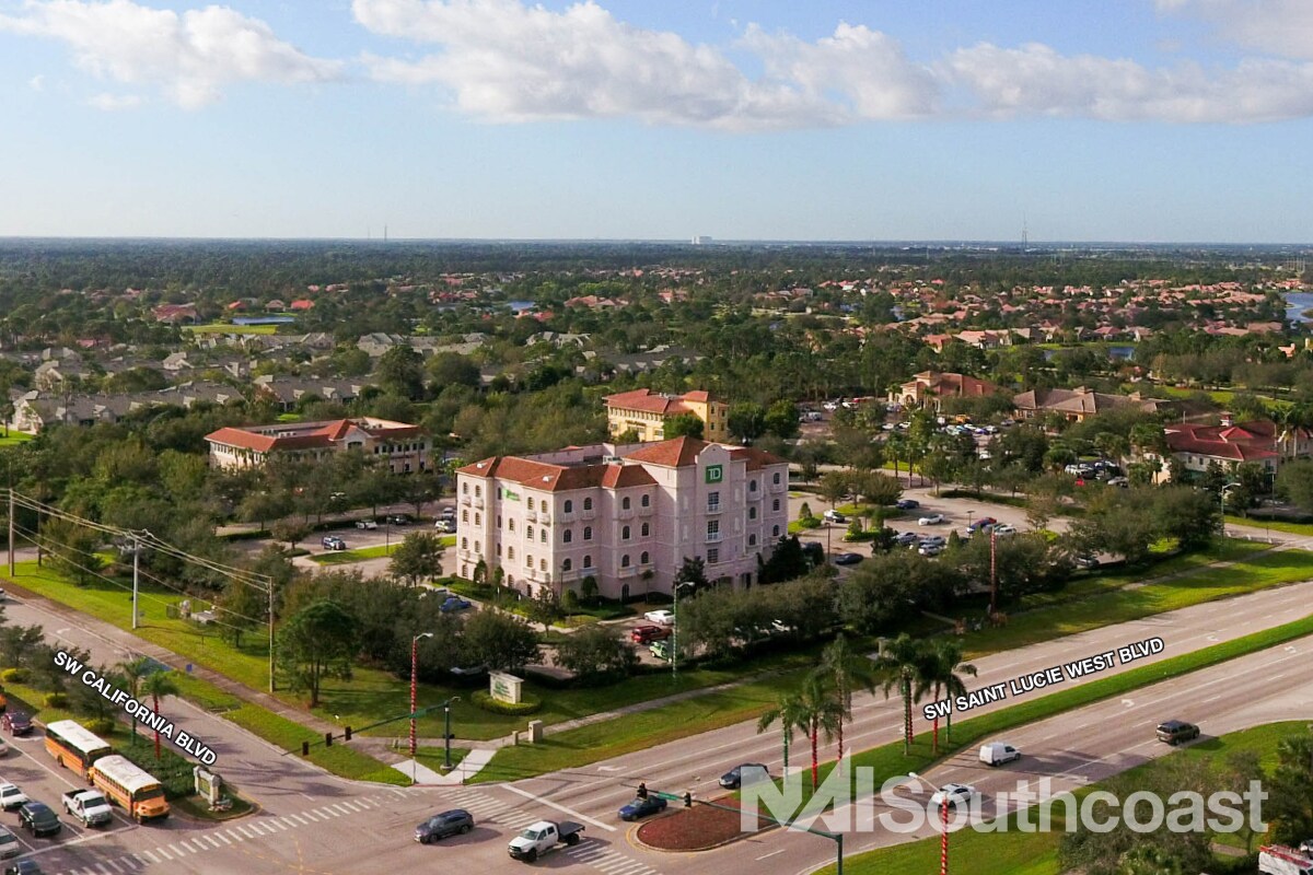 1660 SW St Lucie West Blvd, Port Saint Lucie, FL à louer Photo de l’immeuble– Image 1 sur 15