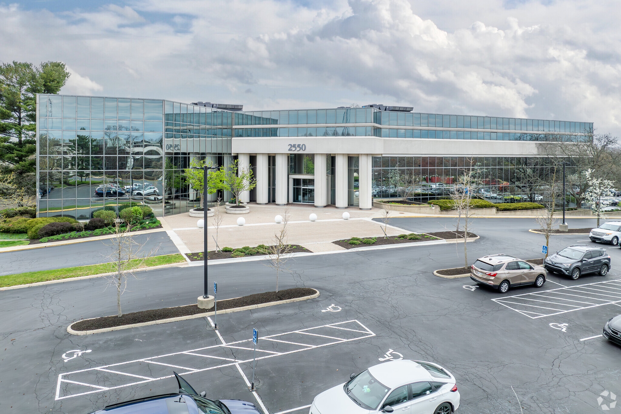 2550 Corporate Exchange Dr, Columbus, OH à vendre Photo principale– Image 1 sur 16