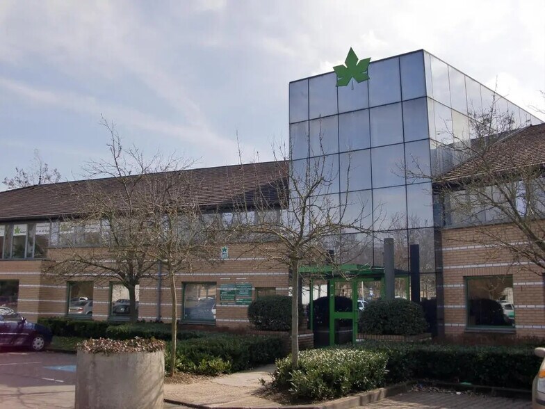 Rue Albert Einstein, Champs-sur-Marne à louer - Photo de l’immeuble – Image 3 sur 11