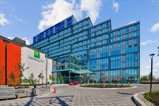 Plus de détails pour 988 Martin Grove Rd, Toronto, ON - Hôtellerie à vendre