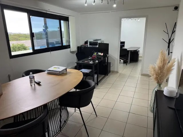 Bureau dans Mouans-Sartoux à louer - Photo de l’immeuble – Image 2 sur 4