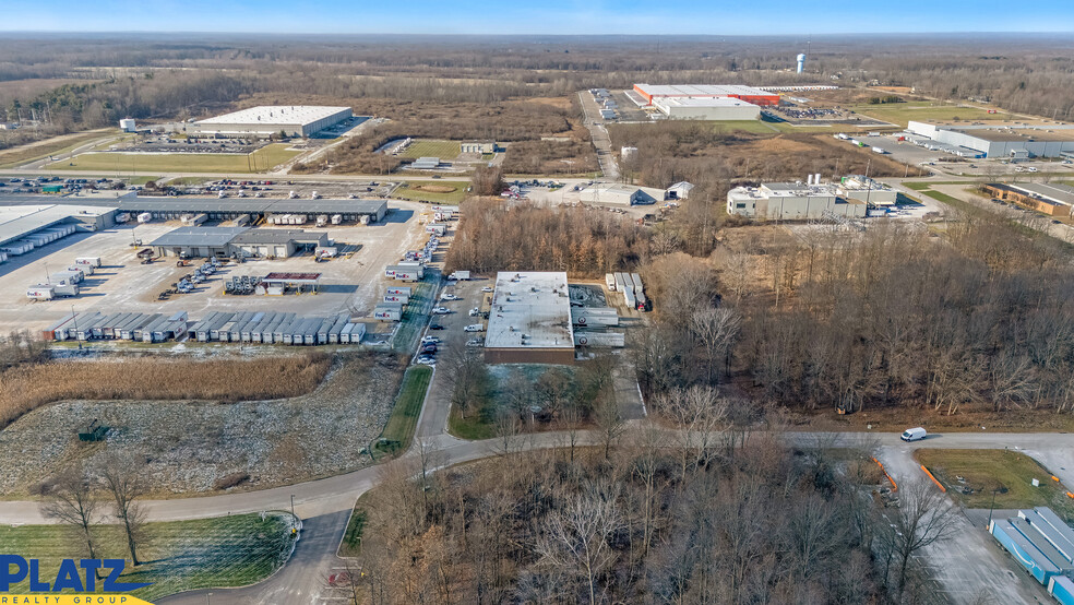 12480 Debartolo Dr, North Jackson, OH à louer - Photo de l’immeuble – Image 2 sur 14