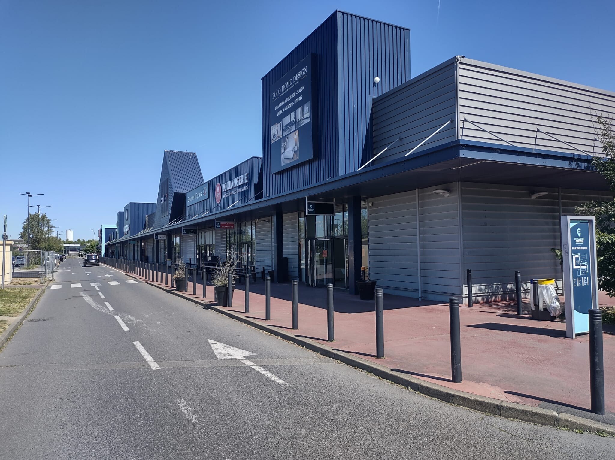 Local commercial dans Corbeil-Essonnes à louer Photo de l’immeuble– Image 1 sur 7