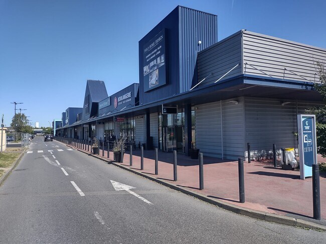 Plus de détails pour Local commercial à louer