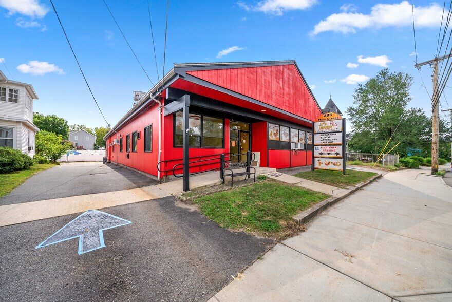 296 Main St, Milford, MA à vendre - Photo de l’immeuble – Image 2 sur 21