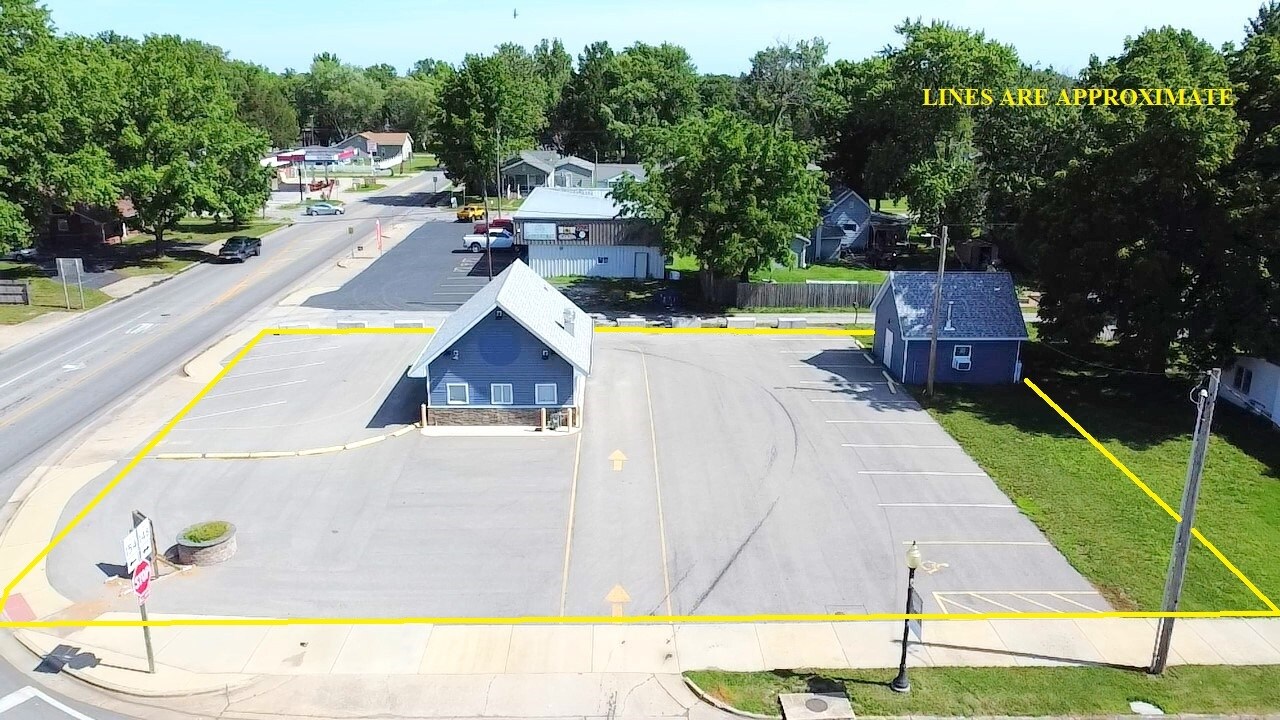 102 N Park St, Sesser, IL à vendre Photo de l’immeuble– Image 1 sur 21