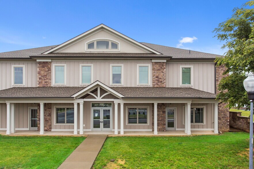 221 Osage Ln, Waynesboro, VA à louer - Photo de l’immeuble – Image 2 sur 24