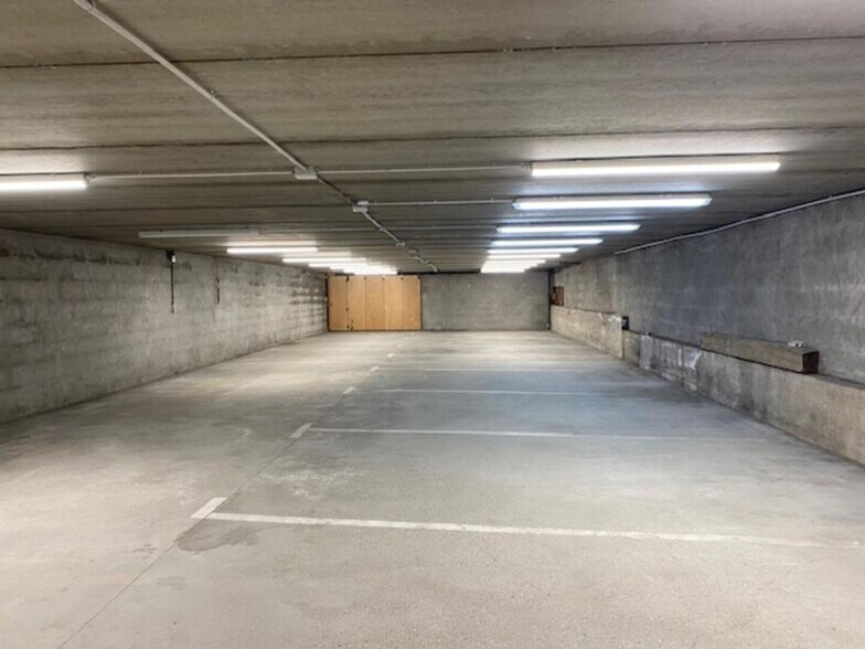 Local d'activités dans Saint-Clair-du-Rhône à vendre - Photo de l’immeuble – Image 1 sur 6