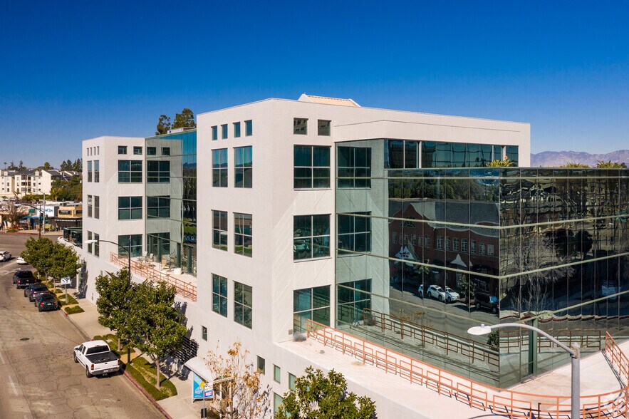 4100 W Alameda Ave, Burbank, CA à louer - Photo de l’immeuble – Image 2 sur 6