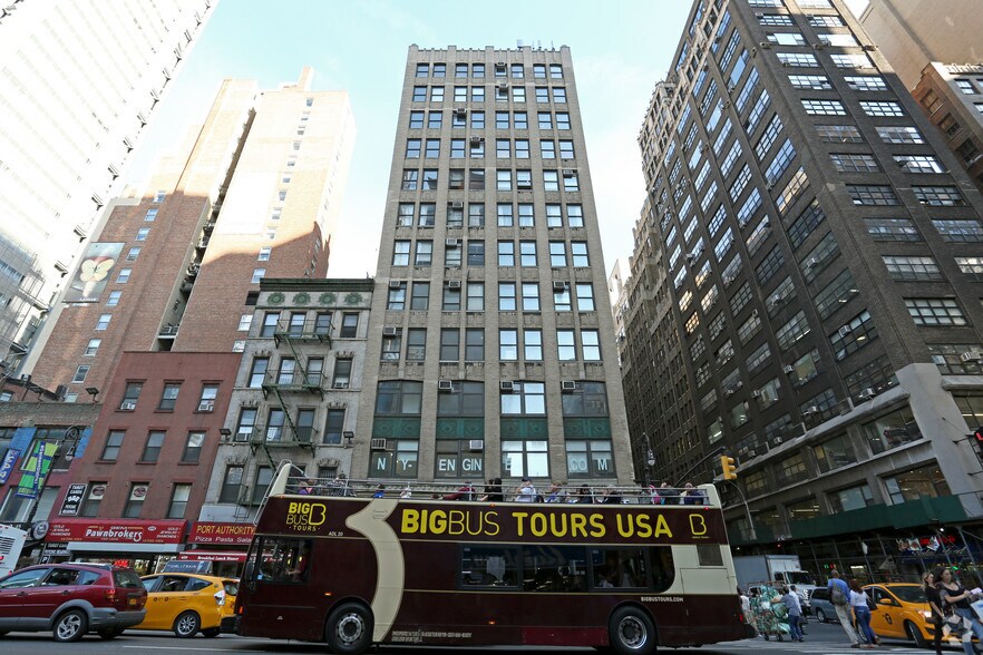 275 W 39th St, New York, NY à louer - Photo de l’immeuble – Image 3 sur 7