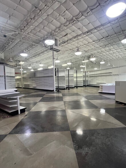 5925 S Virginia St, Reno, NV à louer - Photo de l’immeuble – Image 3 sur 7