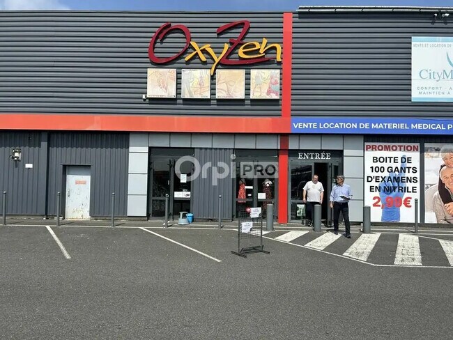 Plus de détails pour Local commercial à louer