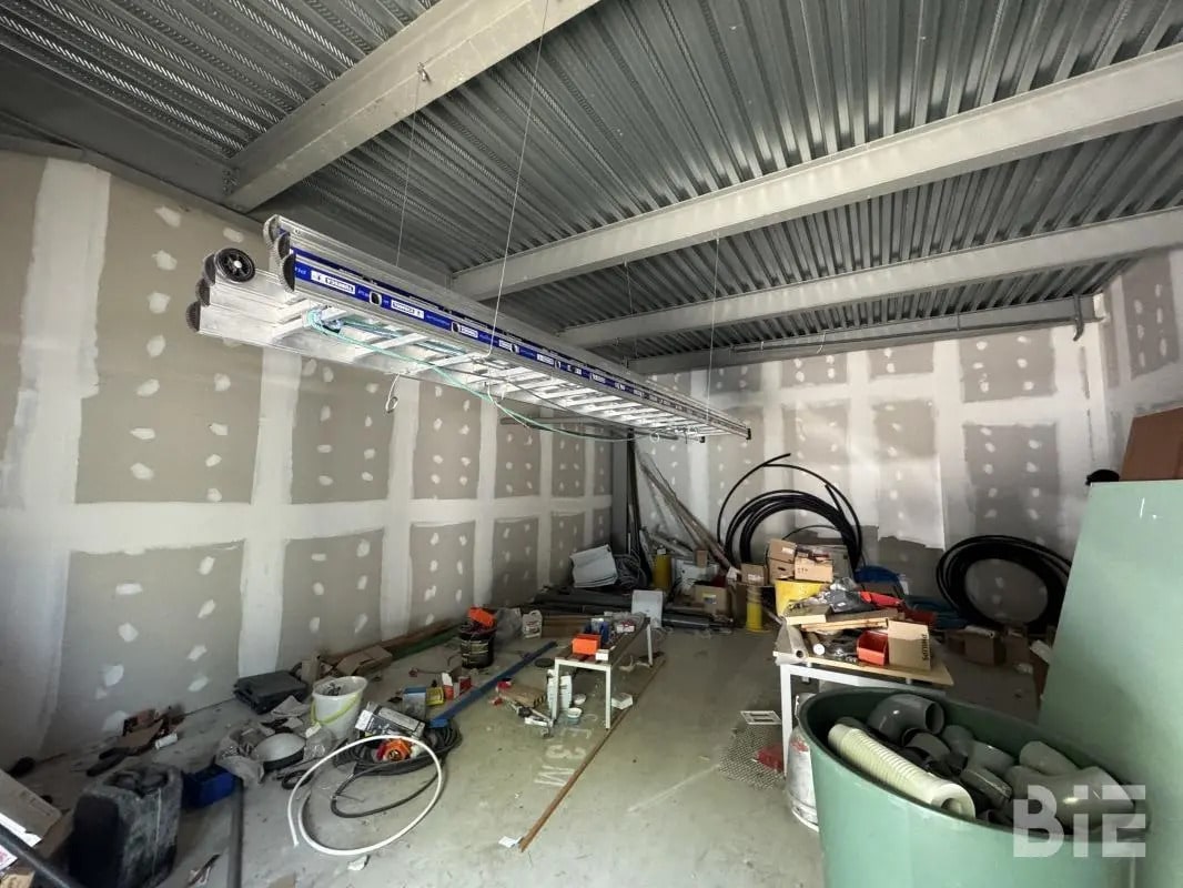 Local d'activités dans Pessac à vendre Photo de l’immeuble– Image 1 sur 2