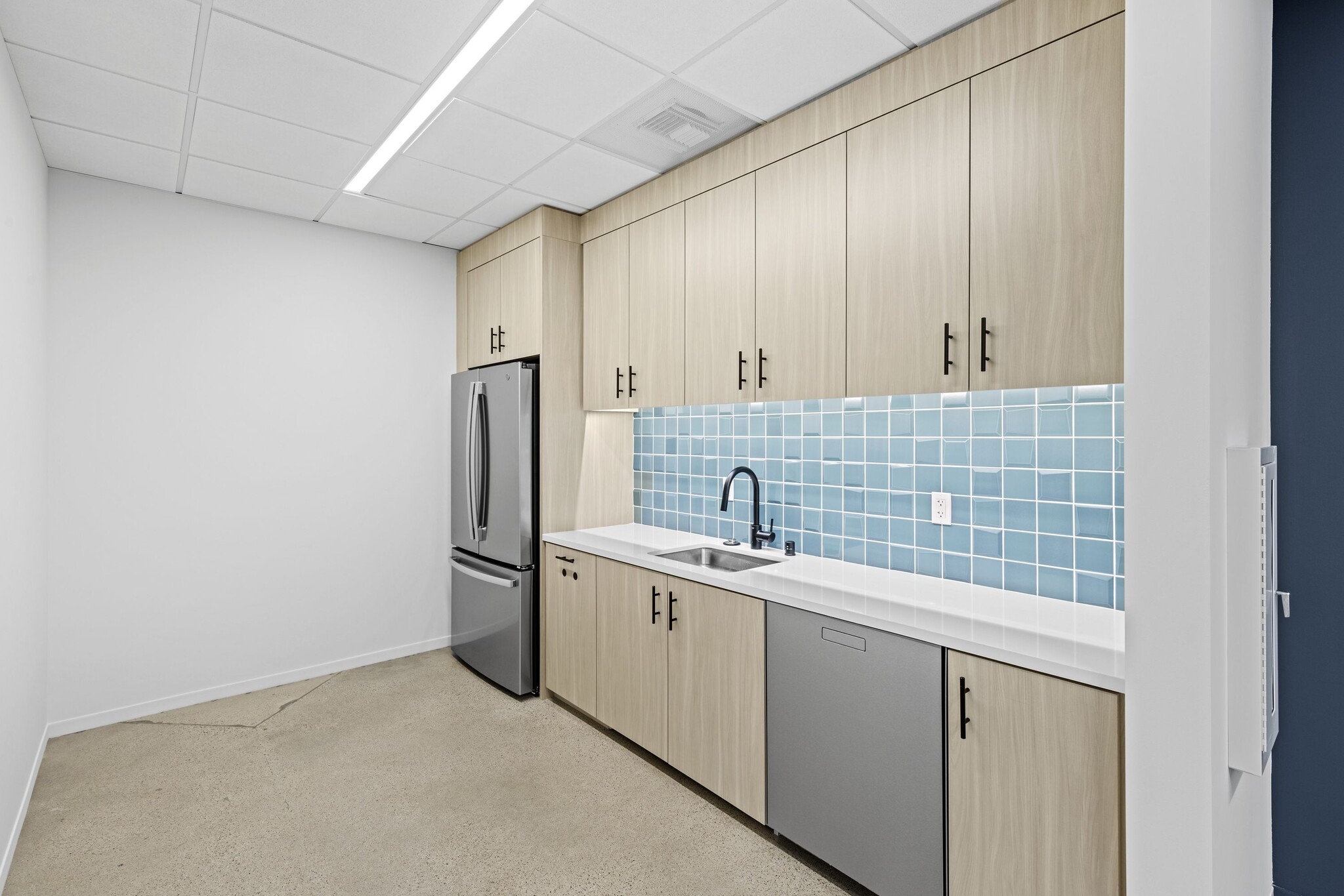 2 Executive Cir, Irvine, CA à louer Photo intérieure– Image 1 sur 5