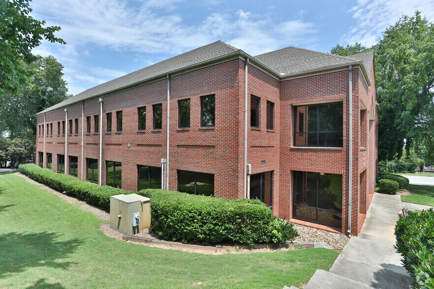 330 Pelham Rd, Greenville, SC à louer - Photo de l’immeuble – Image 2 sur 10