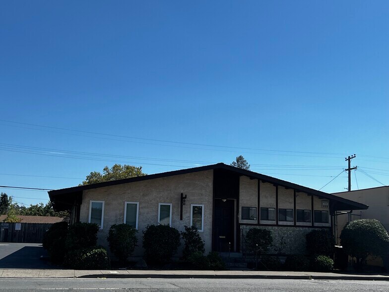 1915 Springs Rd, Vallejo, CA à vendre - Photo de l’immeuble – Image 2 sur 9