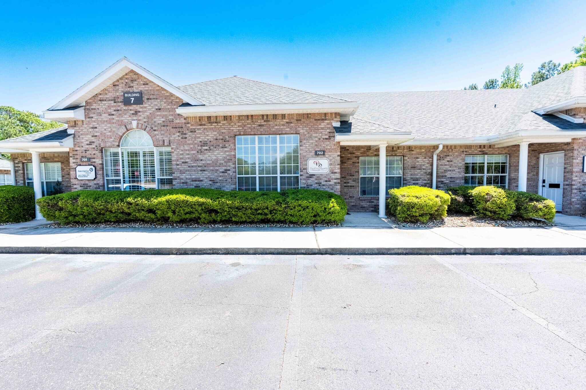 13500 Sutton Park Dr S, Jacksonville, FL à louer Photo de l’immeuble– Image 1 sur 9