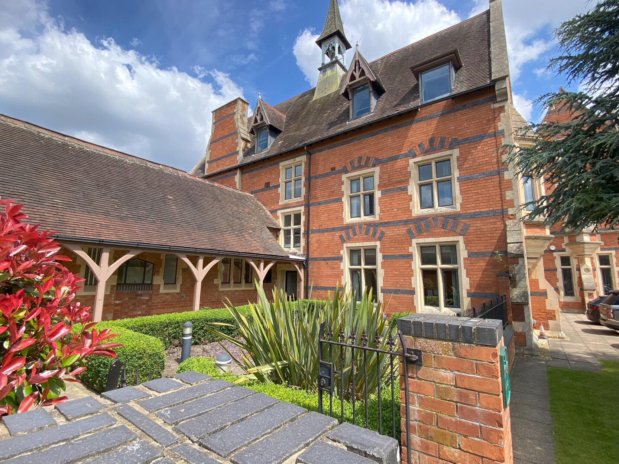 South Dr, Birmingham à louer Photo principale– Image 1 sur 13