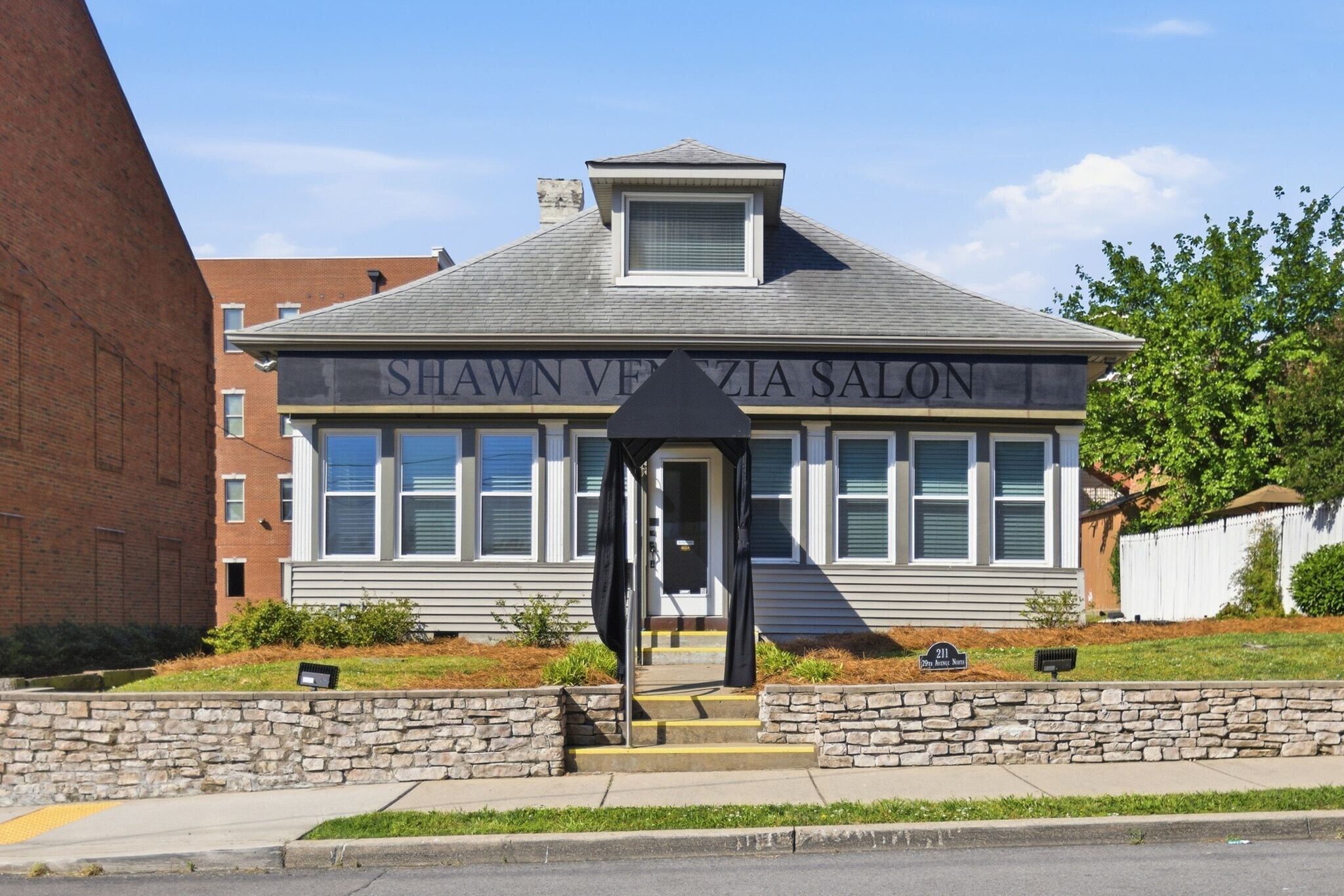 211 29th Ave N, Nashville, TN à louer Photo principale– Image 1 sur 31