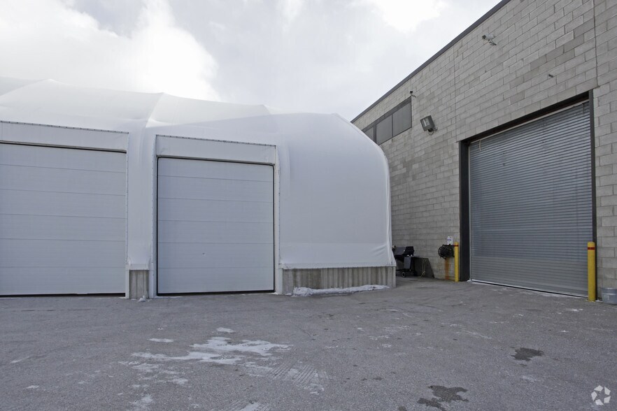 21 Cardico Dr, Whitchurch-Stouffville, ON à louer - Photo de l’immeuble – Image 3 sur 5