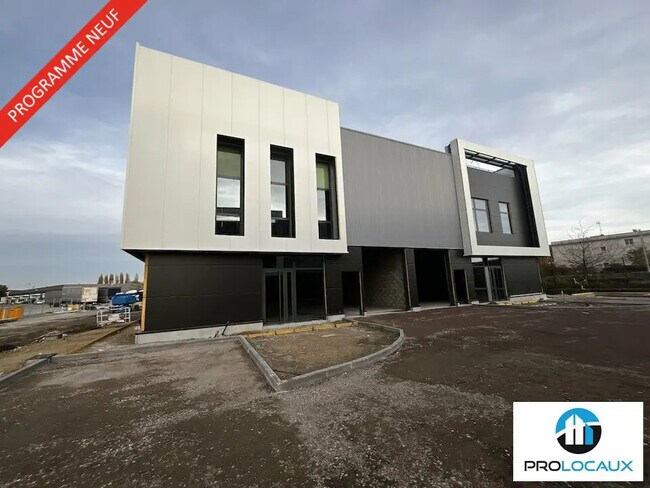 Plus de détails pour Local d'activités à louer