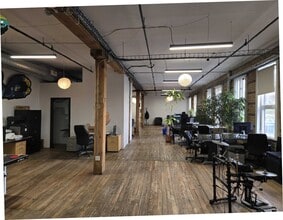 360-368 Dufferin St, Toronto, ON à louer Photo intérieure– Image 2 sur 7