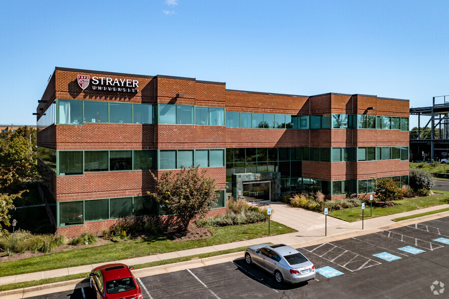 45150 Russell Branch Pky, Ashburn, VA à louer - Photo de l’immeuble – Image 2 sur 7