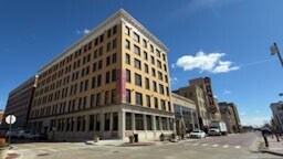 116 N Chicago St, Joliet, IL à louer Photo de l’immeuble– Image 1 sur 9