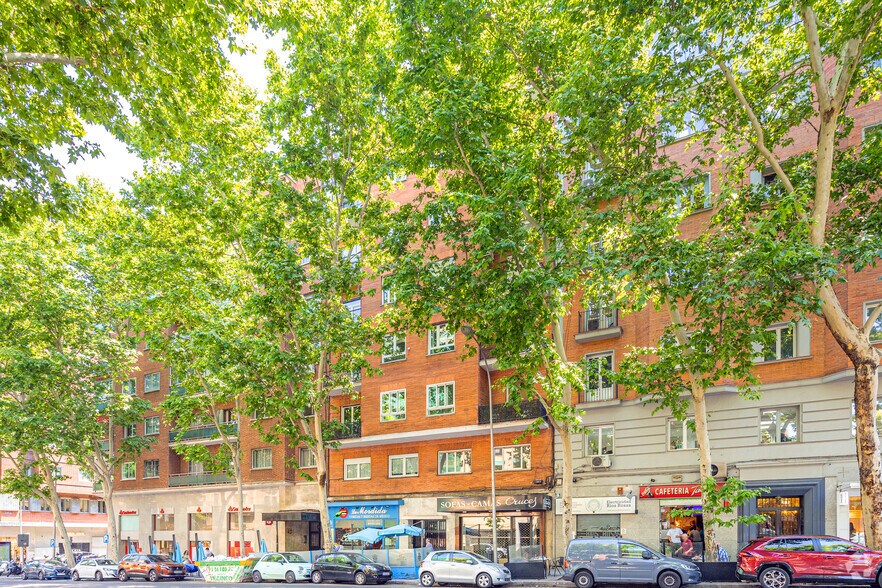 Calle De Ríos Rosas, 38, Madrid, Madrid à louer - Photo principale – Image 1 sur 3
