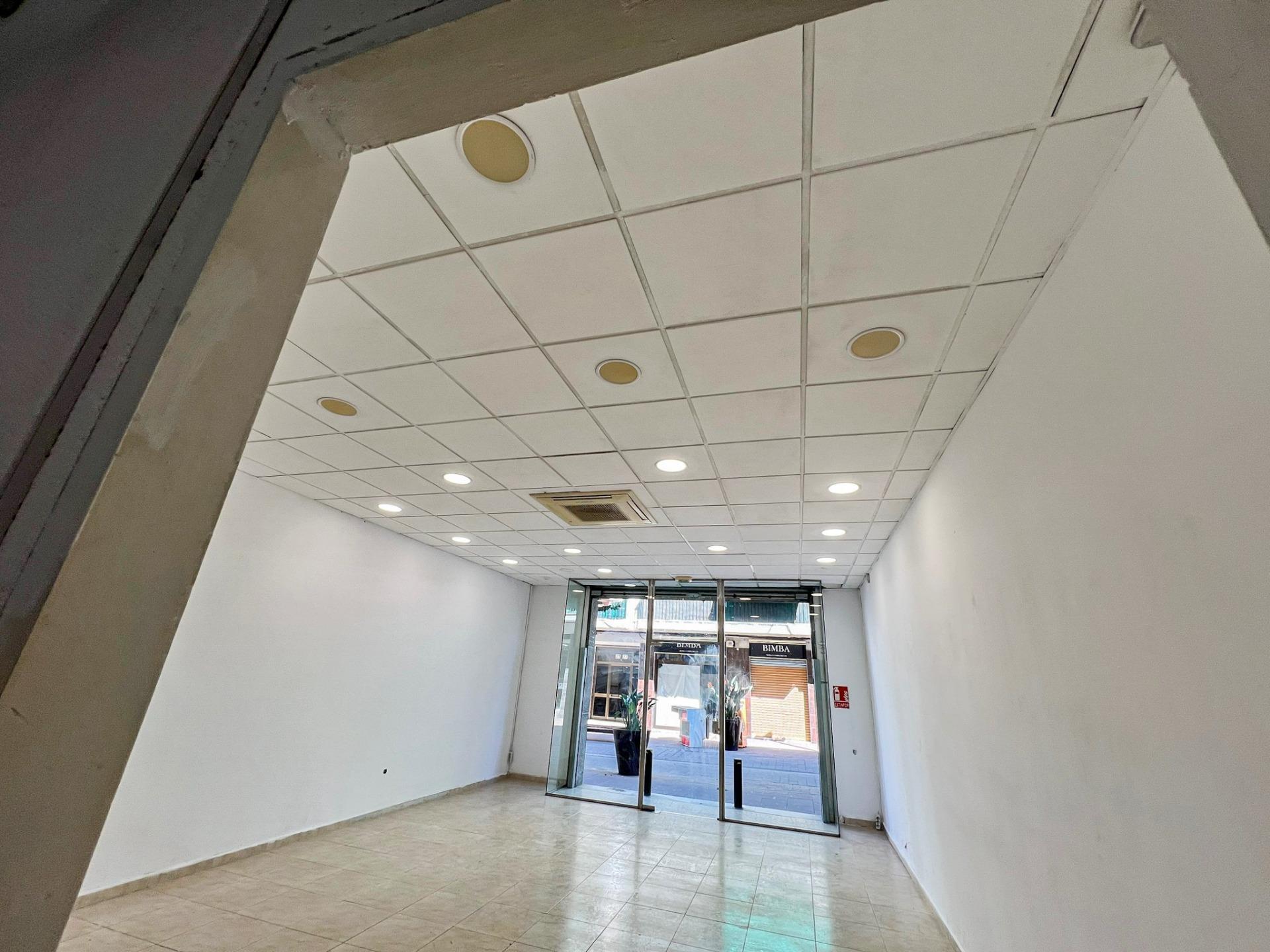 Local commercial dans Sant Pere de Ribes, Barcelona à louer Photo intérieure– Image 1 sur 9