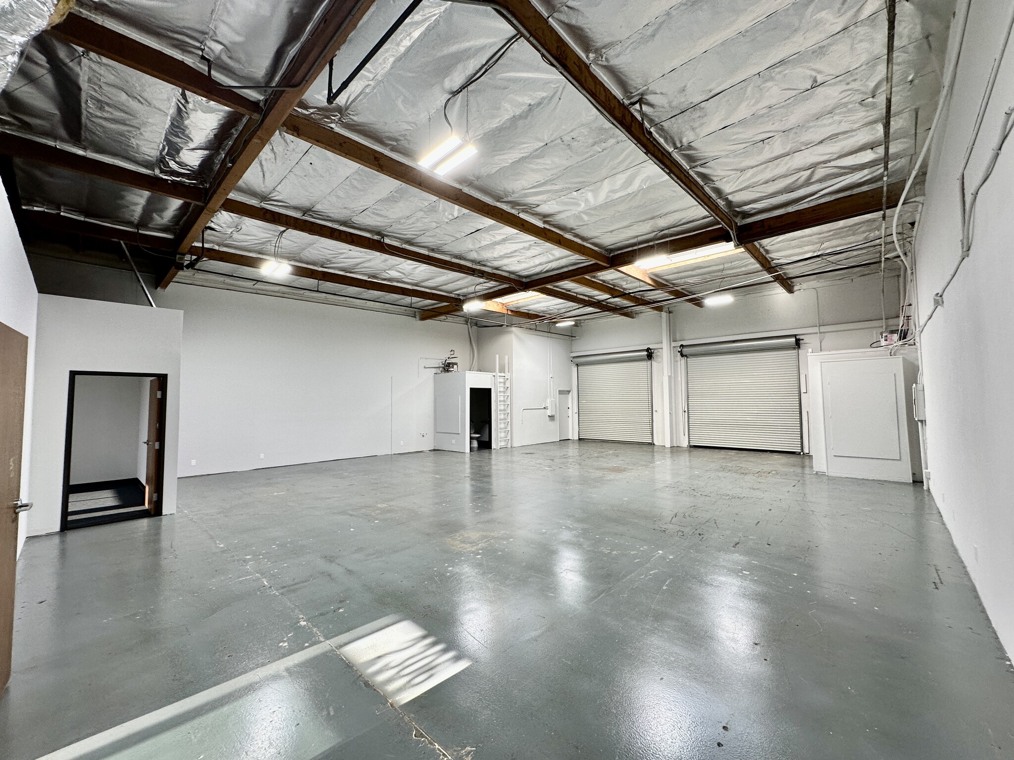2223-2320 S Fairview St, Santa Ana, CA à louer Photo intérieure– Image 1 sur 8