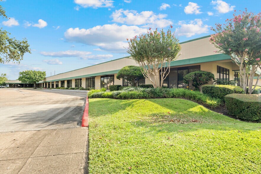11200-11248 Wilcrest Green Dr, Houston, TX à louer - Photo de l’immeuble – Image 1 sur 33